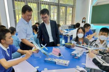 教育局副局長在深圳出席伊利沙伯中學的姊妹學校交流活動圖片