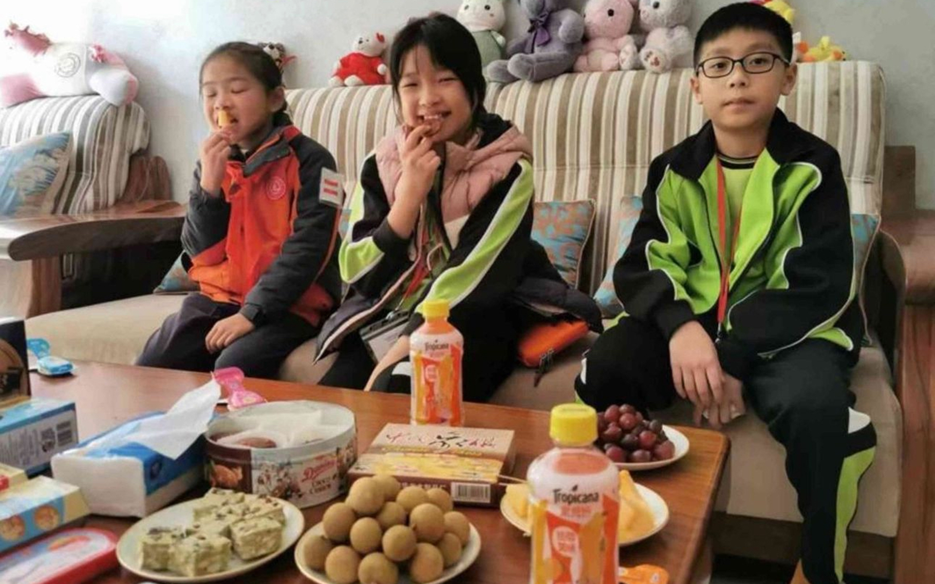 學生探訪上海家庭，並品嘗地道小食，了解當地飲食文化。