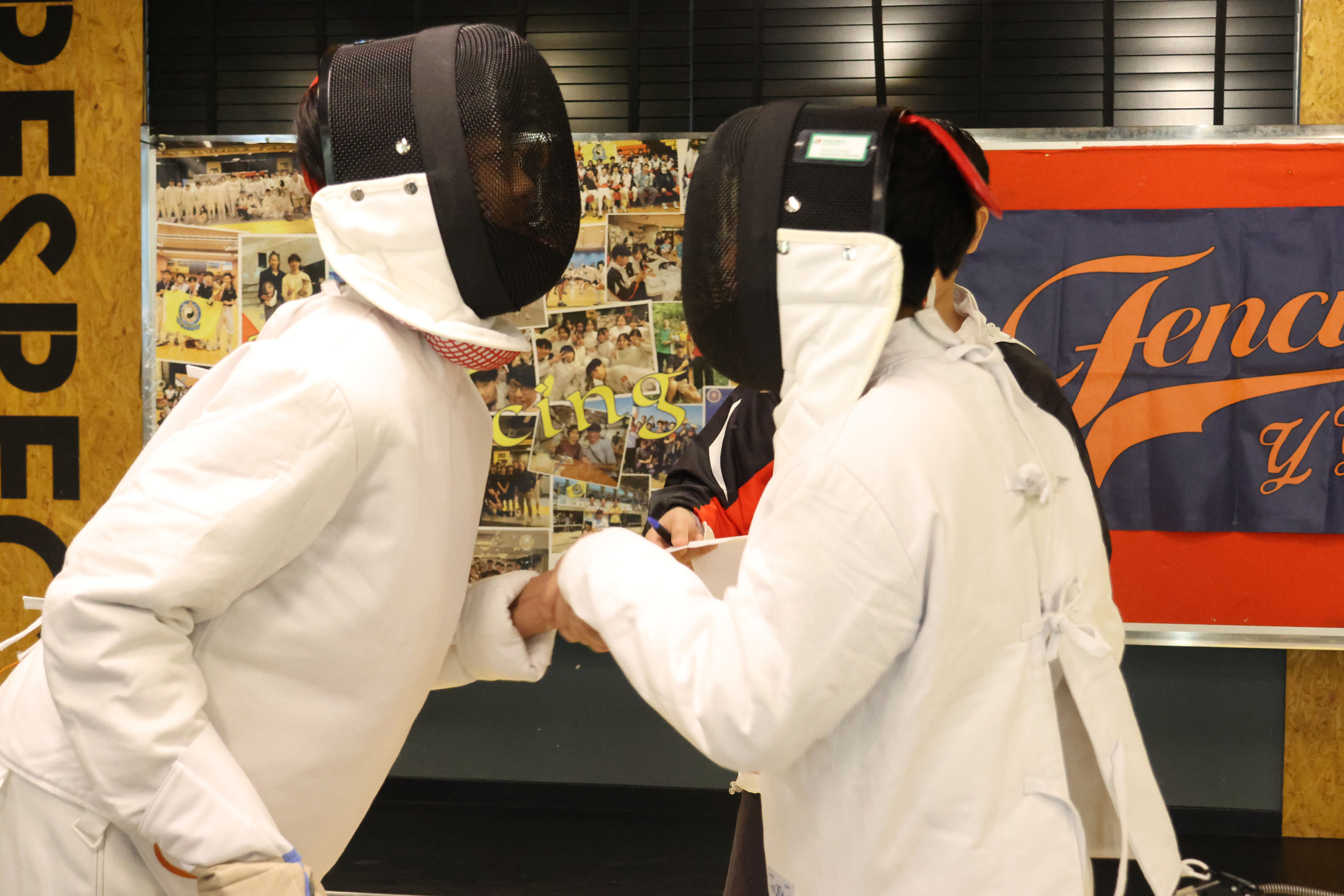 兩地學生互相鼓勵。