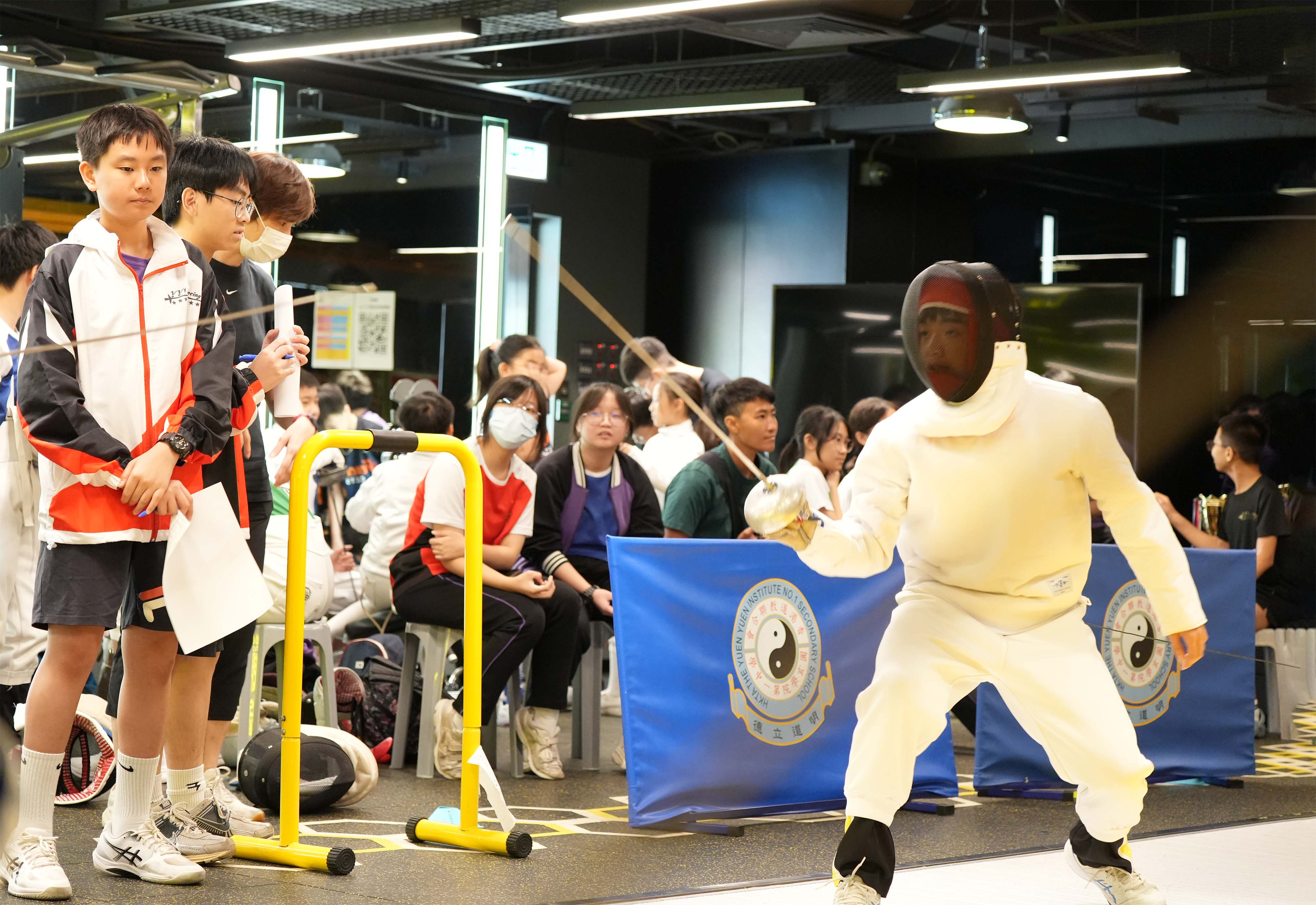 劍擊示範及講解。